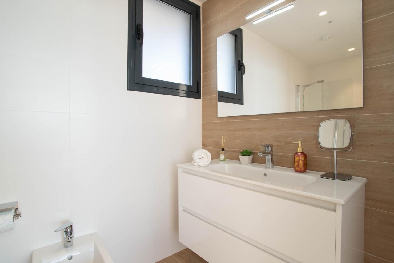 Modern Sea Front Reef Apartment Alicante Bagian luar foto