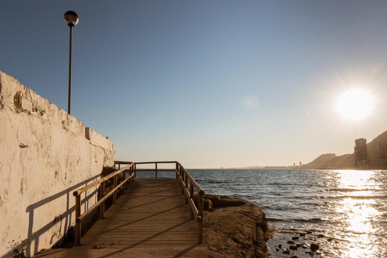 Modern Sea Front Reef Apartment Alicante Bagian luar foto